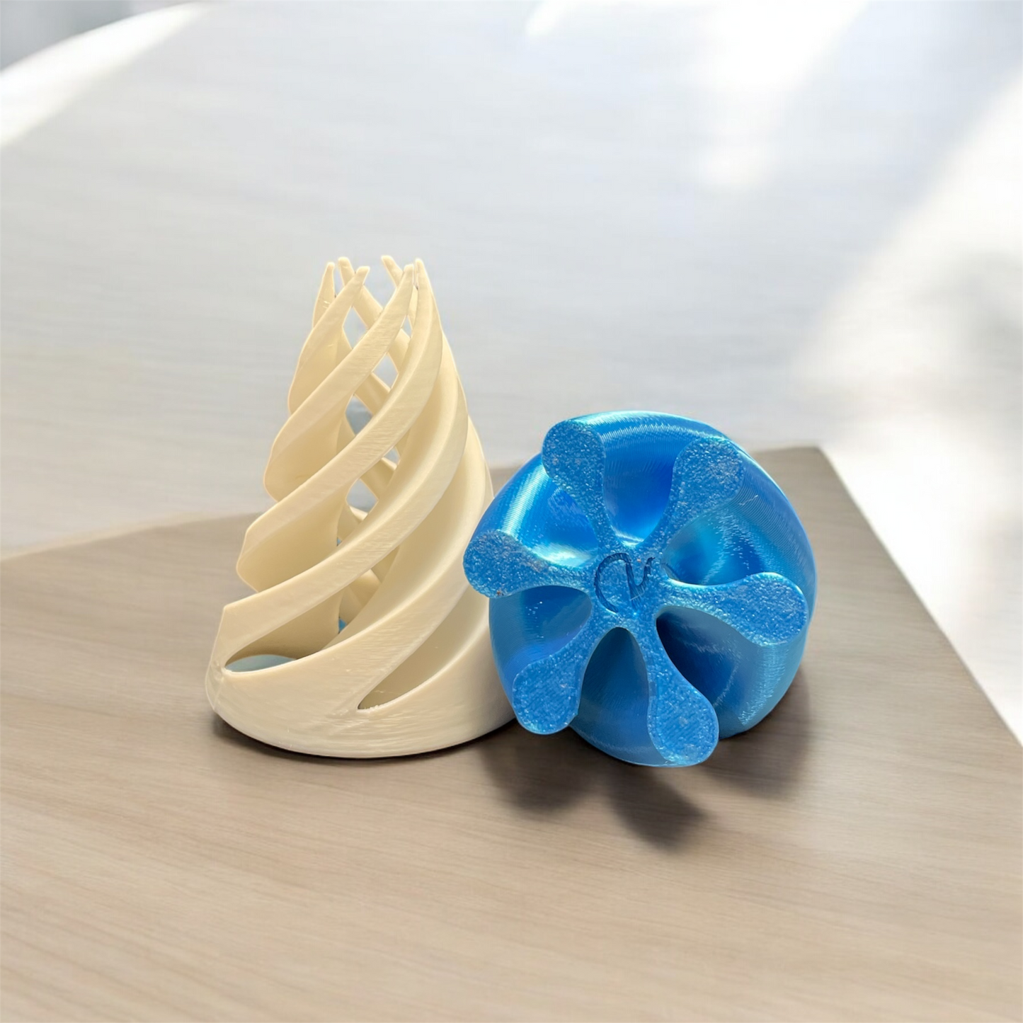 CONE VORTEX - Blanc et Bleu